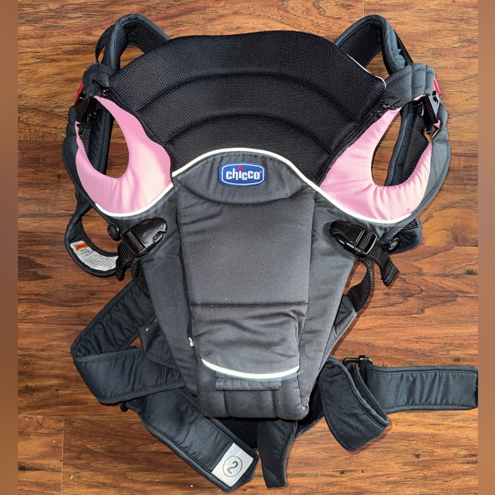 Chicco Black and Pink Infant Accessory to Hold